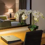 Hotel Oaks 4*