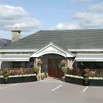Oaks Hotel