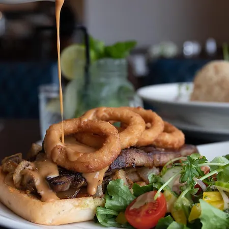 基拉尼橡树酒店 4*