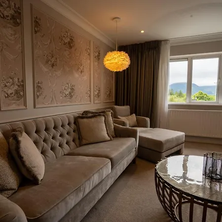 基拉尼橡树酒店 4*