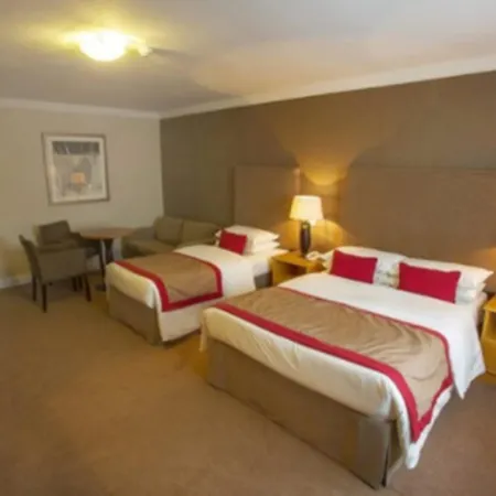 基拉尼橡树酒店 酒店