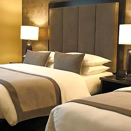 Oaks Hotel 4*