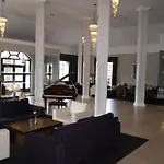 Oaks ホテル 4*