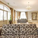 ホテル Oaks 4*