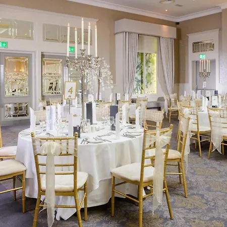 Oaks Hotell