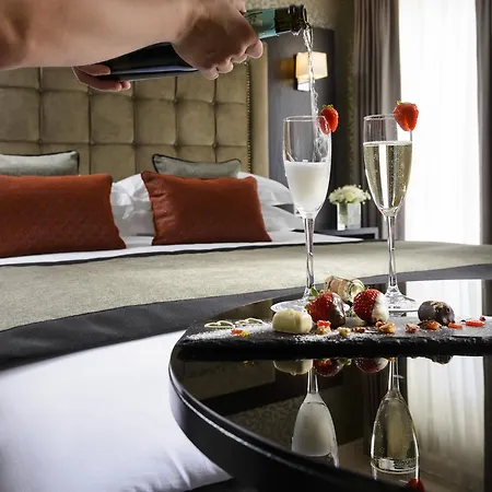 Oaks Hotell 4*